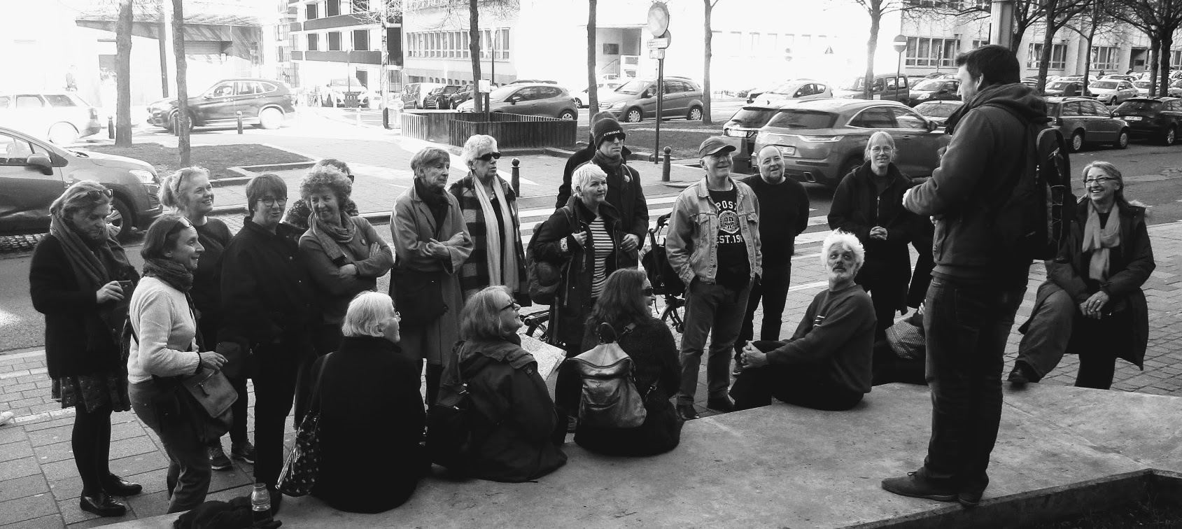 Tour Bruselas: 1000 años de luchas con grande grupo en la torre de Anneessens