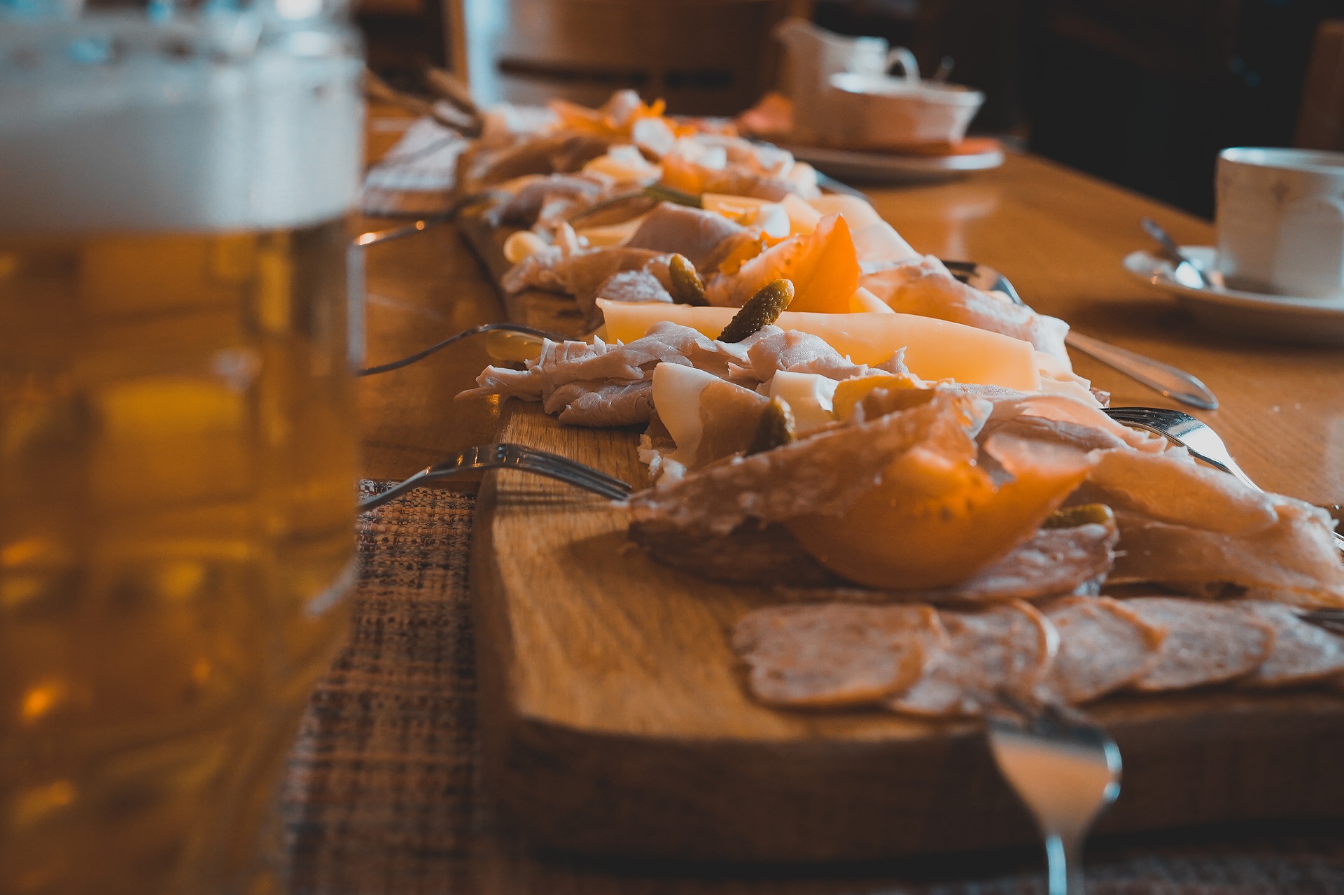 Aperitif and Tasting of beers and cold meats during a guided tour with Brussels By Foot