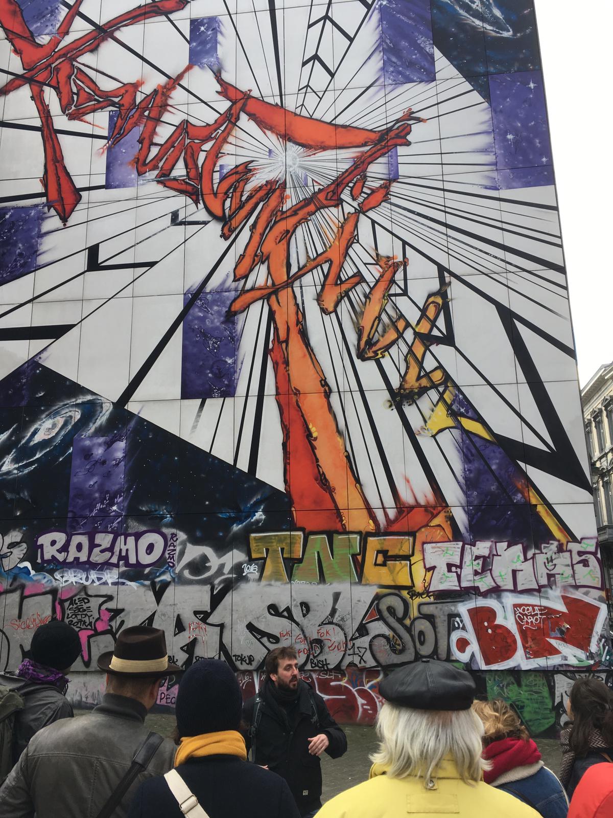 Street Art in Brussel door Gaetan Tarantino. 