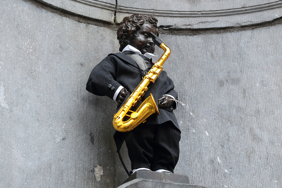 El Manneken Pis disfrazado. Tiene más de 1300 trajes. Lo visitamos durante la visita de Bruselense de ayer y de hoy de Brussels By Foot.