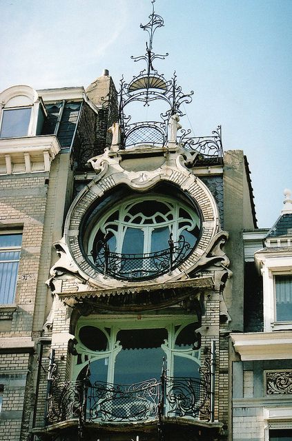 Brusselse Art Nouveau vitrine