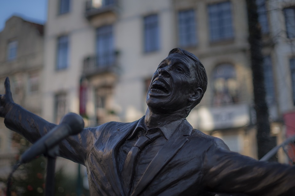 La statue très controversée de Jacques Brel
